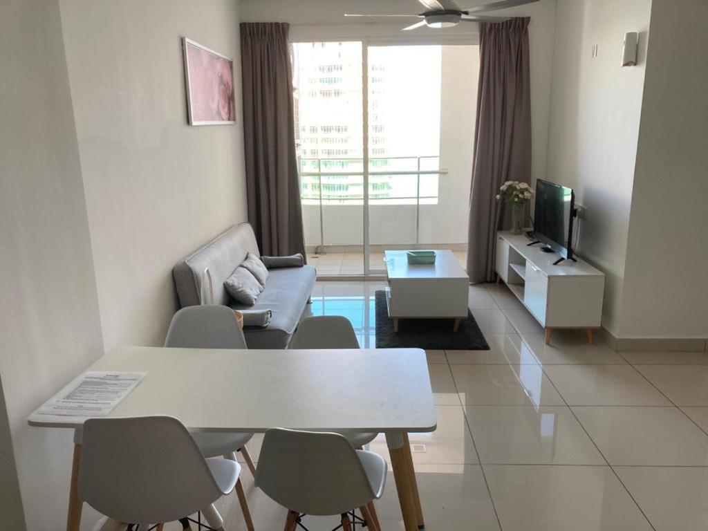 Mansion One Georgetown 2Br Seaview 7 Pax Apartment Exterior photo